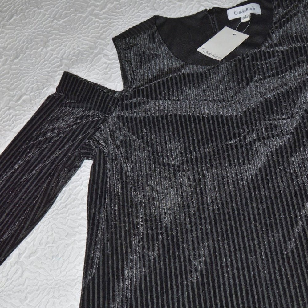 Calvin Klein Cold Shoulder Velvet Top - Picture 8 of 8